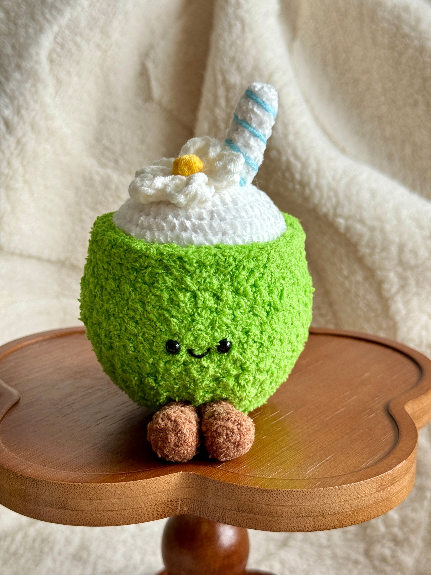 crochet coconut drink plush with green fuzzy cup, whipped cream top, daisy flower, and blue-striped straw – Jellycat-inspired summer toy

