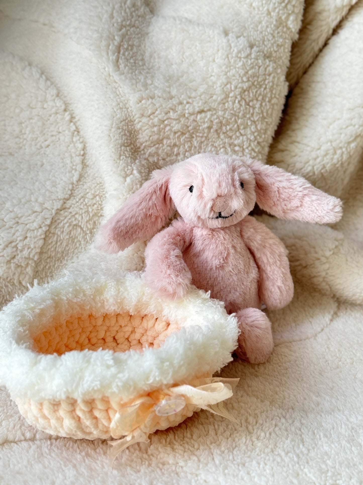 Crochet Plush Nest – Soft Beige Cozy Bed for Jellycat and Plush Toys