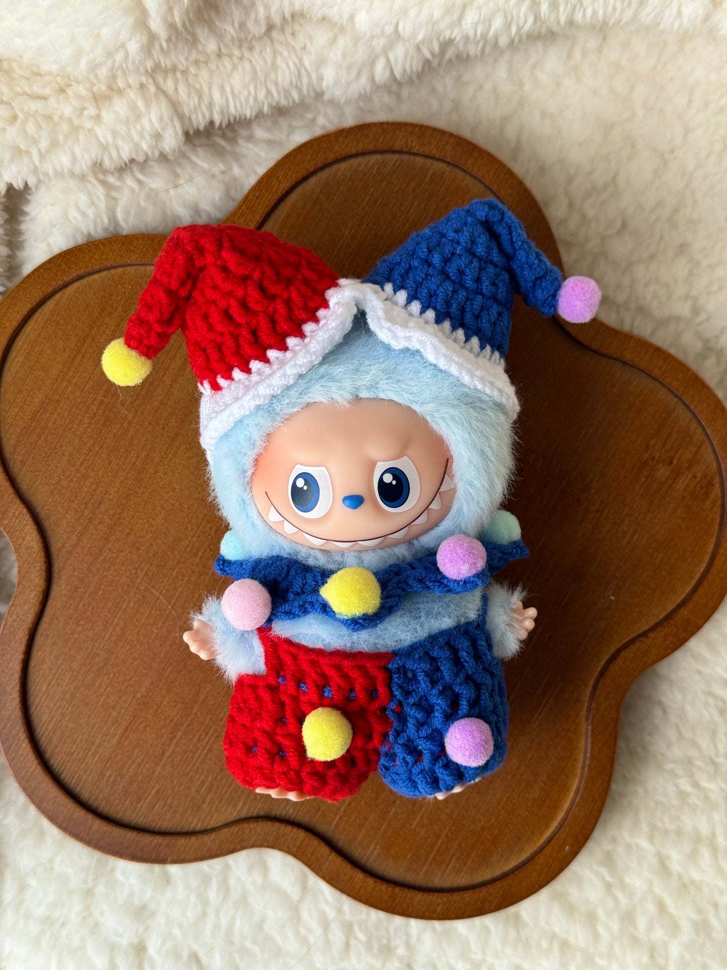 Halloween Jester Outfit for Labubu 4.0 – Handmade Crochet Costume (Keychain Size)