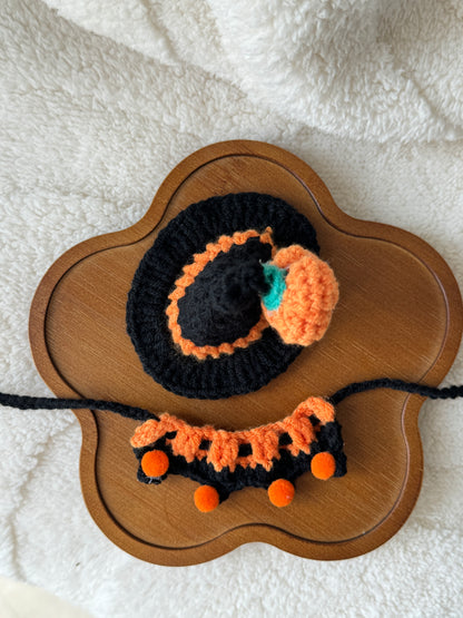 Halloween Pumpkin Witch Outfit (Crochet Hat + Ruffle Collar) – for Tiny Bart Bear or 15–18 cm Plush